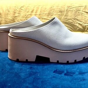 R Test Dirty Laundry Beige Mules